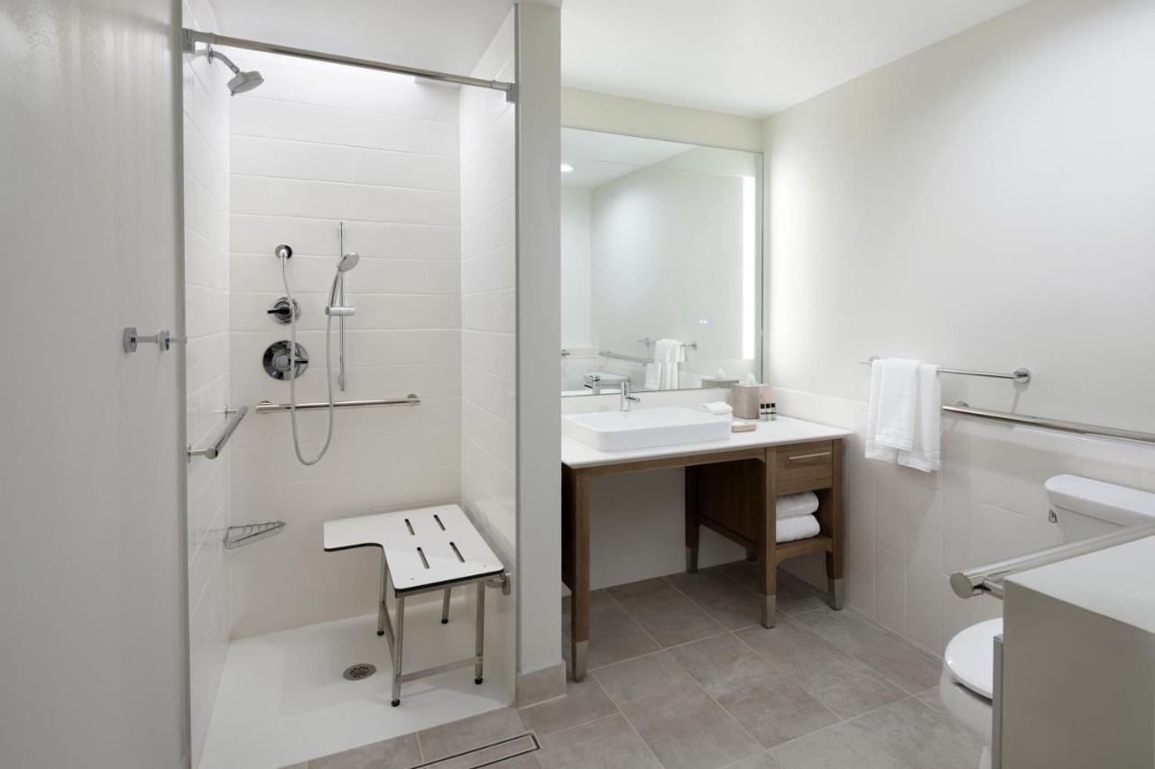 Hotel Element At The Domain 3*