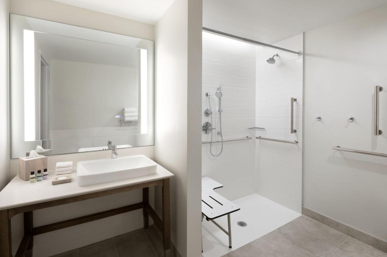 Hotel Element At The Domain 3*